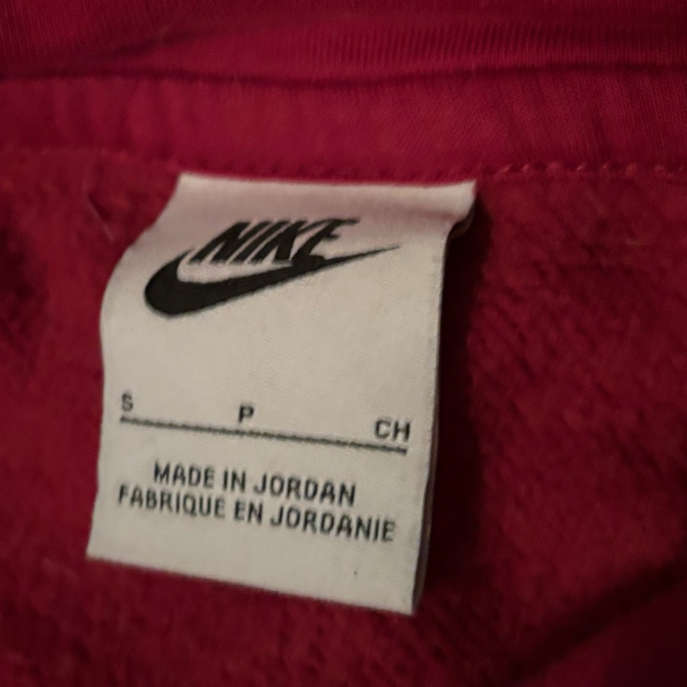 Nike sportswear club fleece men’s size small red hoodie - Picture 3 of 4